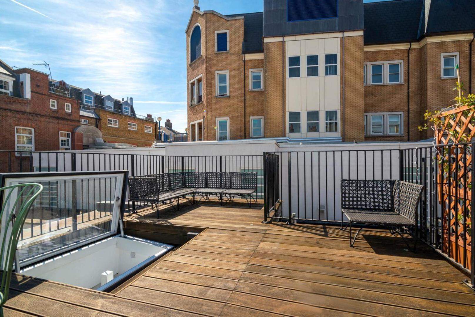 Holiday home Guestready - Modern In Chelsea With A Terrace *